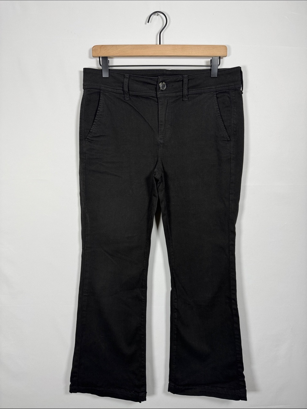 WP115 {American Eagle} "Kick Boot" X-Short Black Bootcut Chino Khaki Pants